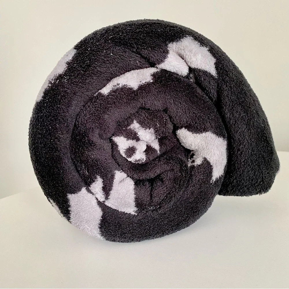 Halloween Bat Black and Gray Cozy Throw Blanket